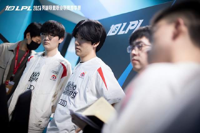 与伦比的竞 与伦比的竞