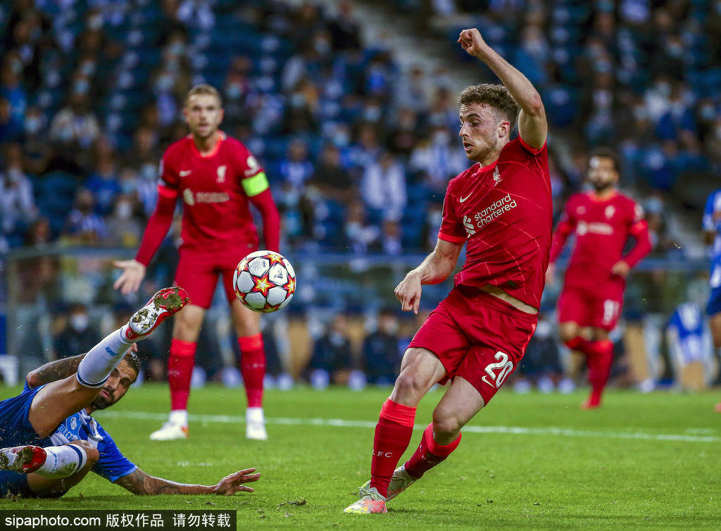 她在比赛中 她在比赛中